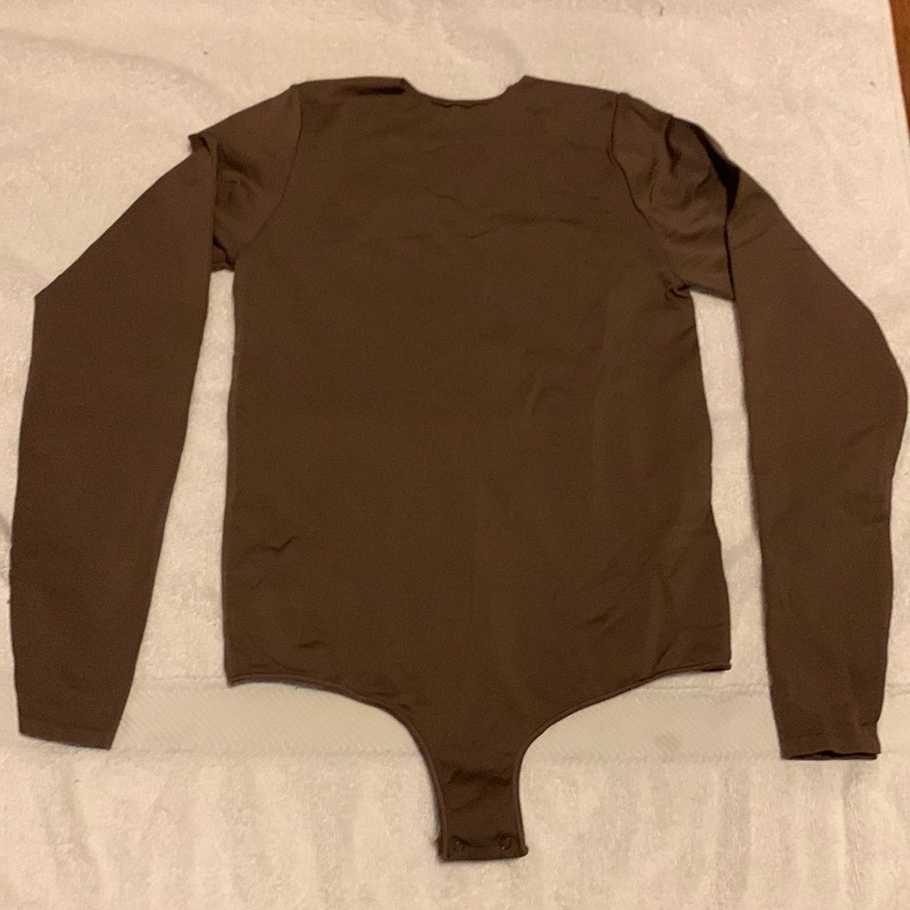 SKIMS ESSENTIAL CREW NECK LONG SLEEVE BODYSUIT